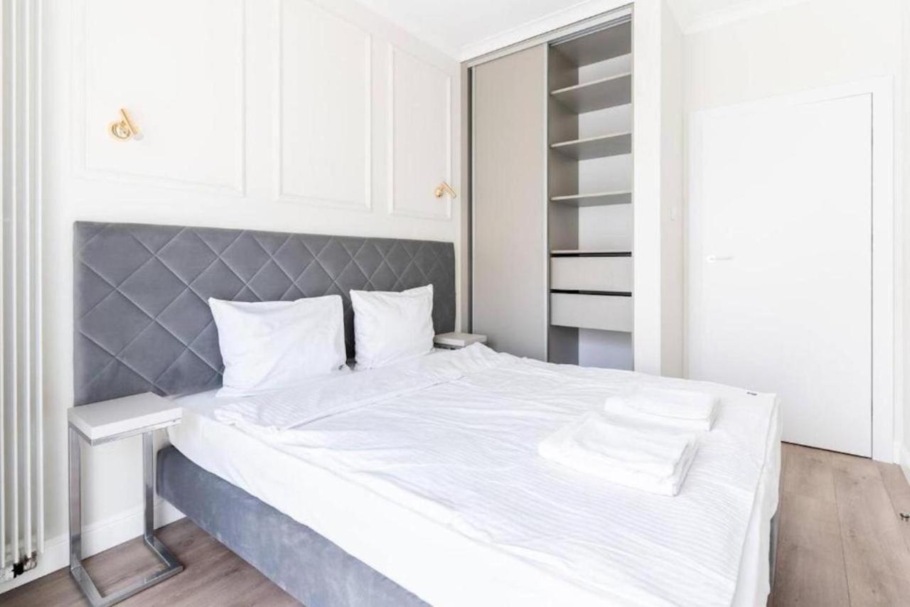 Apartamenty Mennica Residence - Golden Apartments Warschau Buitenkant foto